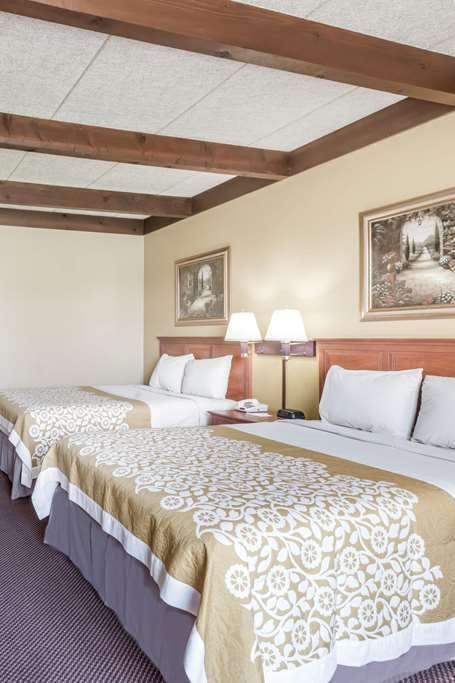 Hotel Days Inn by Wyndham Niles photo 2