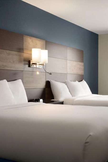 Hotel AmericInn by Wyndham Dodgeville photo 2