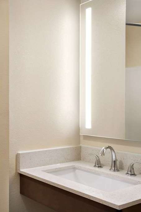 Hotel AmericInn by Wyndham Dodgeville photo 4