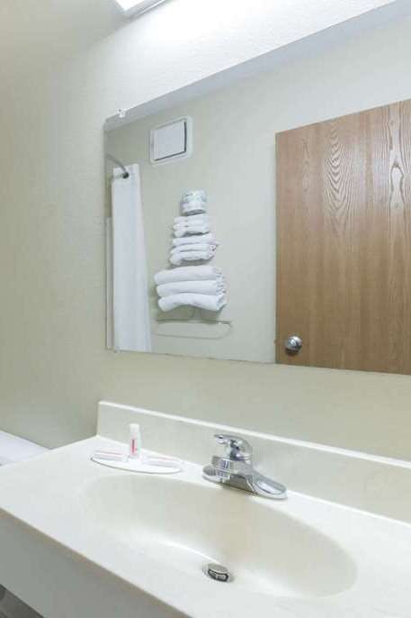 Hotel Super 8 by Wyndham Perham photo 4