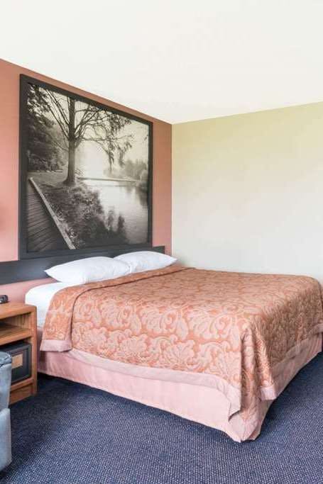 Hotel Super 8 by Wyndham Perham photo 1