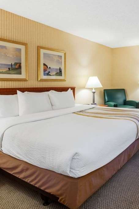 Hotel La Quinta Inn by Wyndham Detroit Southgate photo 1