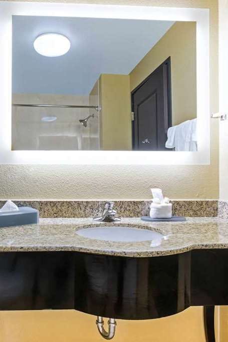 Hotel La Quinta Inn & Suites by Wyndham Denver Gateway Park photo 5