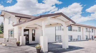 Super 8 by Wyndham Belle Fourche SD