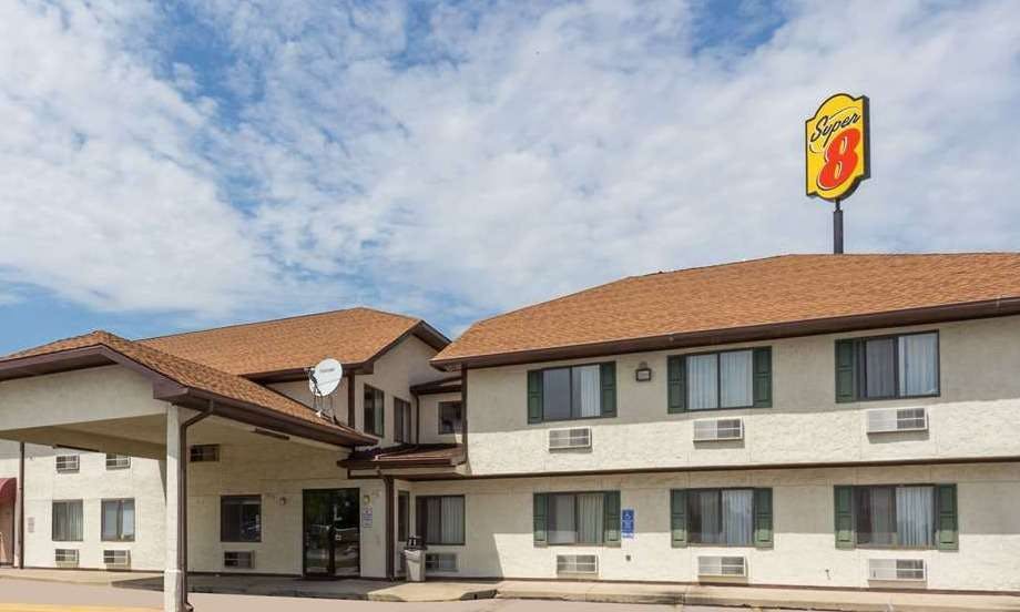 Super 8 by Wyndham Morris