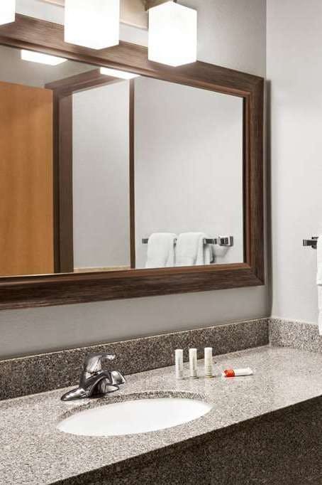 Hotel AmericInn by Wyndham Sauk Centre photo 4