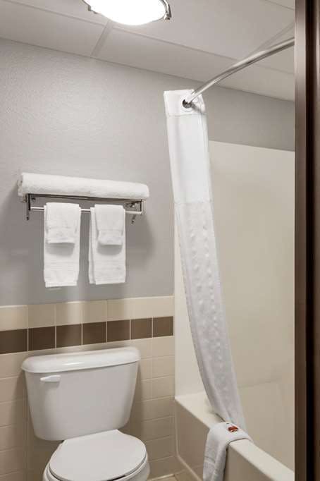 Hotel AmericInn by Wyndham Sauk Centre photo 5