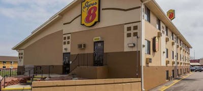 Super 8 by Wyndham Janesville