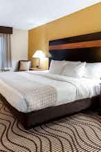 Hotel La Quinta Inn by Wyndham Sandusky near Cedar Point photo 1