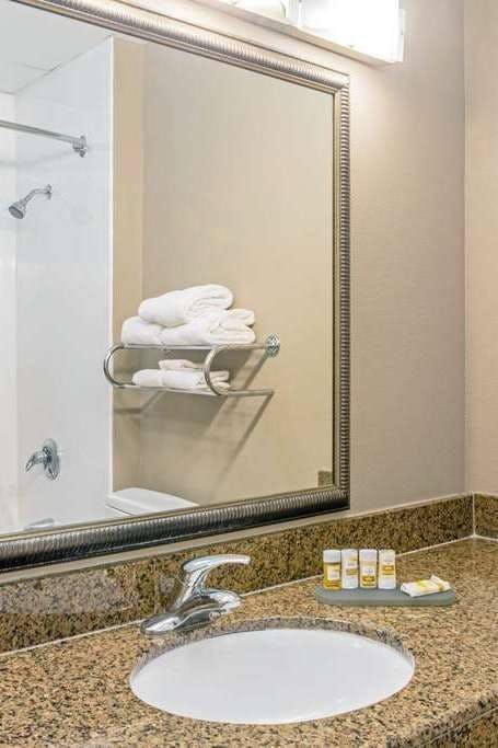 Hotel La Quinta Inn & Suites by Wyndham Biloxi photo 5