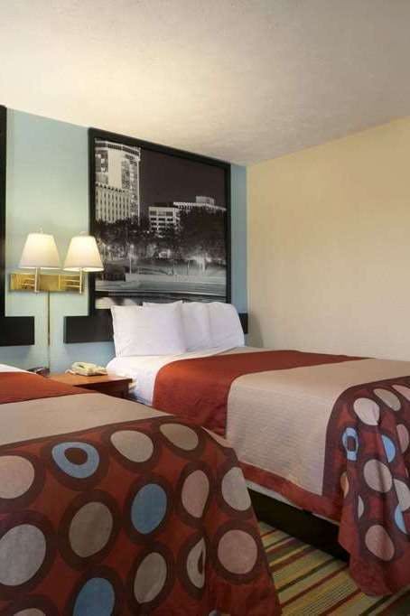 Hotel Super 8 by Wyndham Park City/North Wichita Area photo 2