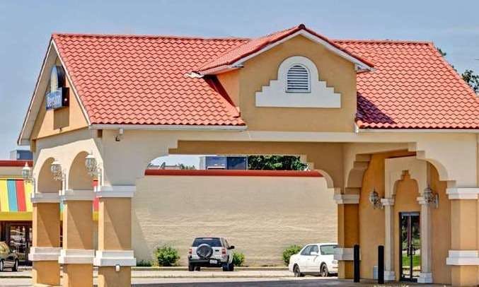 Days Inn by Wyndham Louisville Airport Fair and Expo Center