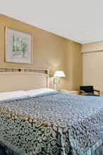 Hotel Days Inn Louisville Airport photo 1