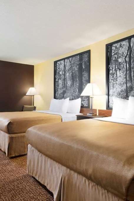 Hotel Super 8 by Wyndham Des Moines photo 2