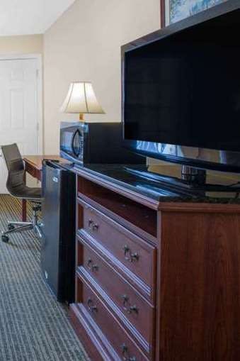 Hotel Baymont by Wyndham Tuscaloosa photo 4