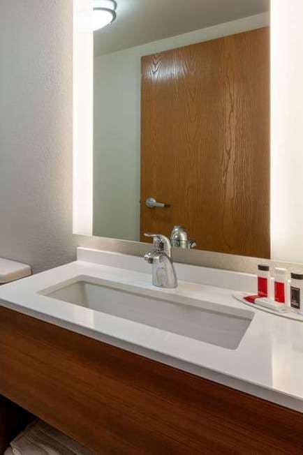 Hotel Microtel Inn & Suites by Wyndham Sunbury/Columbus North photo 4