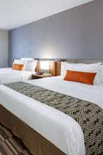 Hotel Microtel Inn & Suites by Wyndham Sunbury/Columbus North photo 2
