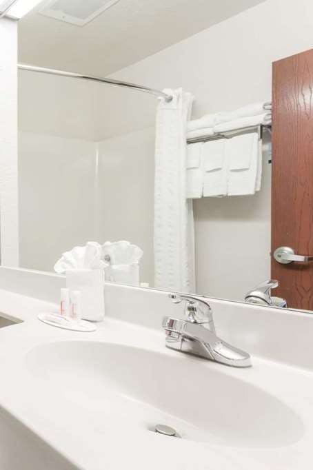 Hotel Microtel Inn & Suites by Wyndham Marianna photo 5