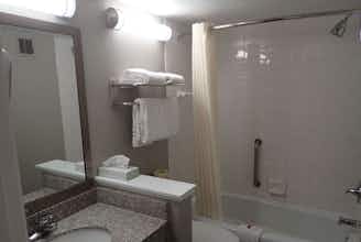 Hotel Baymont Effingham photo 5