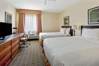 Hotel La Quinta by Wyndham Sawgrass photo 2