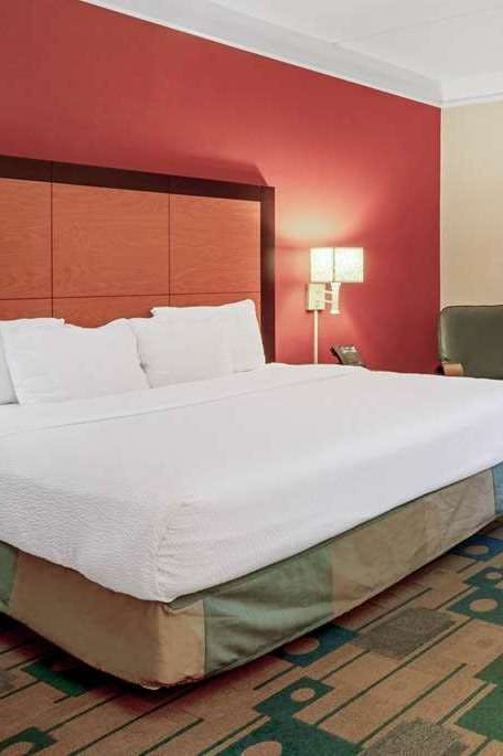 Hotel La Quinta Inn Ste Winston Salm photo 1