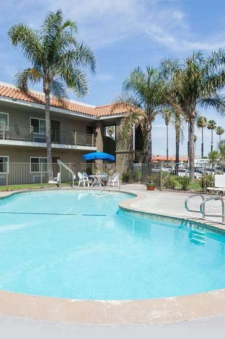 Hotel Travelodge Hemet CA photo 5