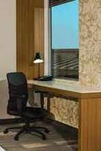 Hotel La Quinta Inn & Suites by Wyndham Winchester photo 3