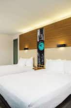 Hotel La Quinta Inn & Suites by Wyndham Winchester photo 2