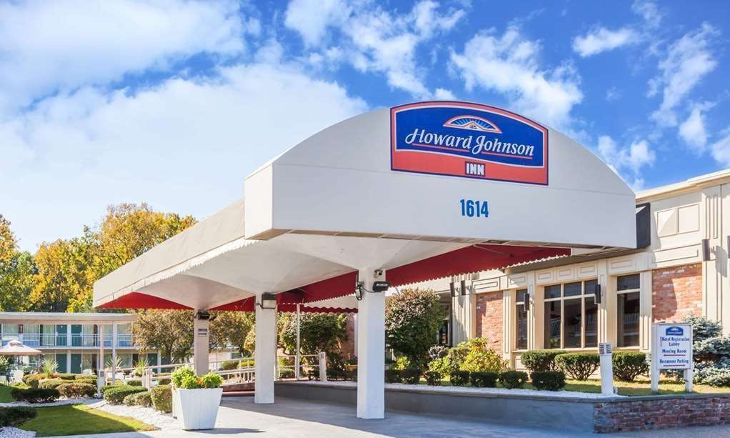 Howard Johnson by Wyndham Albany