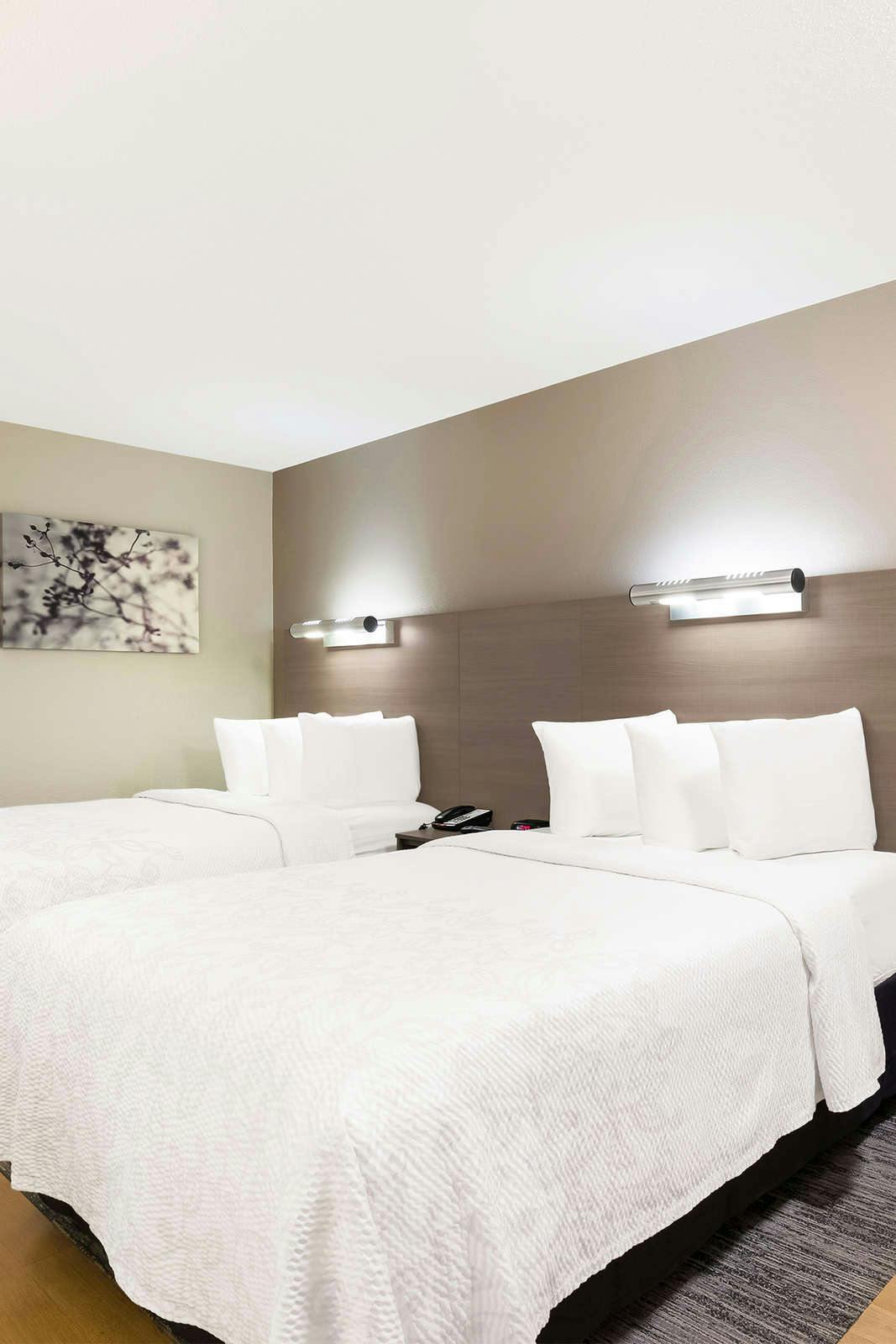 Hotel Red Roof PLUS+ Chicago - Naperville photo 1