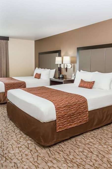 Hotel Wingate by Wyndham Joliet photo 2