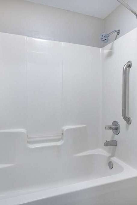 Hotel Days Inn & Suites by Wyndham Savannah Midtown photo 5