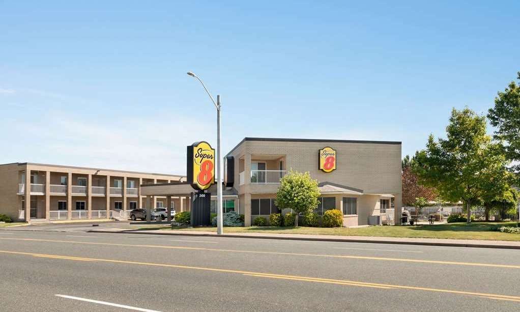 Super 8 by Wyndham Windsor/Dougall