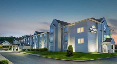 Microtel Inn & Suites by Wyndham Pittsburgh Airport