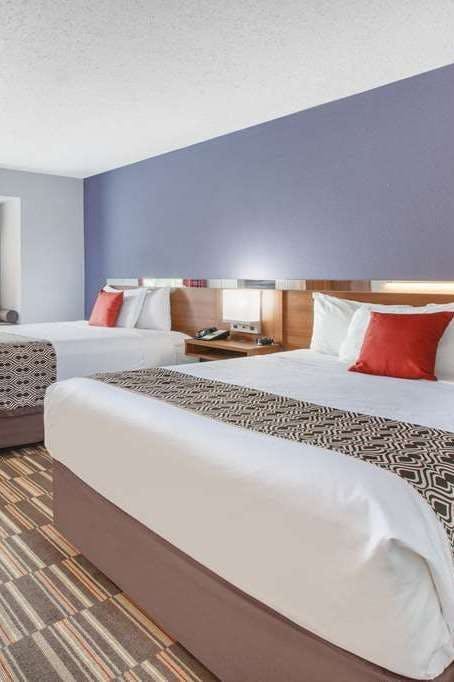 Hotel Microtel Inn & Suites by Wyndham Pittsburgh Airport photo 5