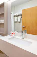 Hotel Microtel Inn & Suites by Wyndham Pittsburgh Airport photo 3