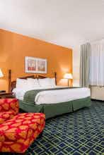 Hotel Baymont Inn Greensburg photo 1