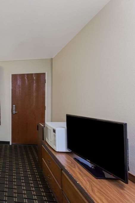 Hotel Days Inn Anaheim West photo 3
