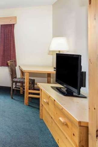 Hotel AmericInn WI Dells photo 3