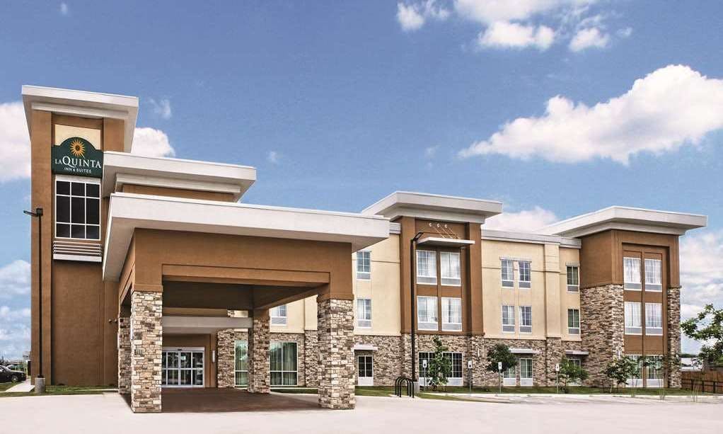 La Quinta by Wyndham San Antonio by Frost Bank Center