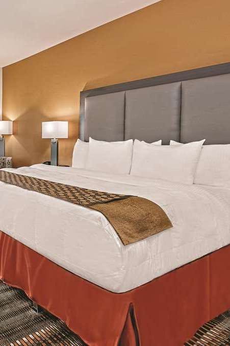 Hotel La Quinta by Wyndham San Antonio by Frost Bank Center photo 1