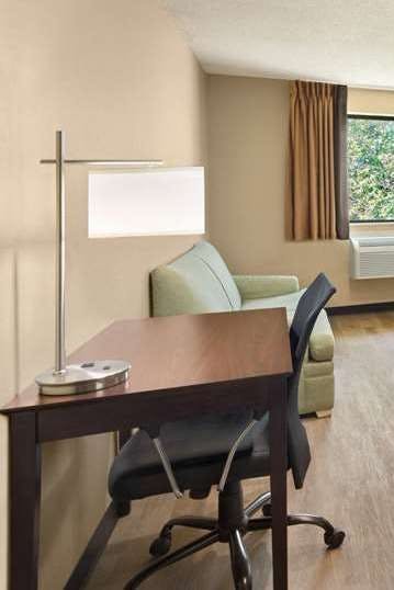 Hotel Super 8 by Wyndham Ankeny/Des Moines Area photo 3