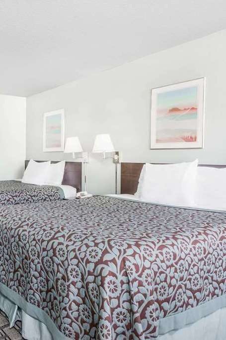 Hotel Days Inn St Clairsville photo 2