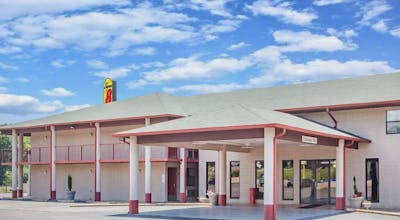 Super 8 by Wyndham Malvern