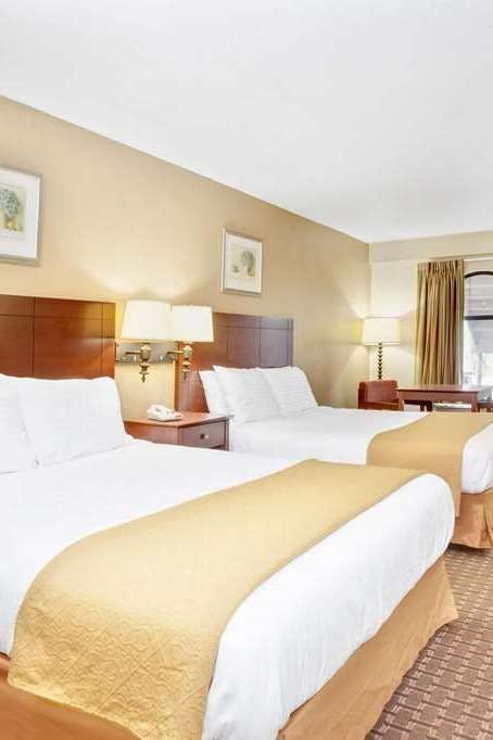 Hotel Days Inn & Suites by Wyndham Stockbridge South Atlanta photo 2