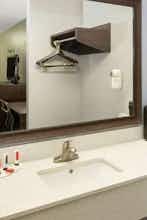 Hotel Super 8 by Wyndham Malvern photo 4