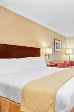 Hotel Days Inn and Suites Stockbridg photo 1