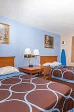 Hotel Super 8 by Wyndham Johnstown/Gloversville photo 2
