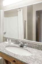 Hotel Super 8 by Wyndham Johnstown/Gloversville photo 5