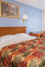 Hotel Super 8 by Wyndham Johnstown/Gloversville photo 1